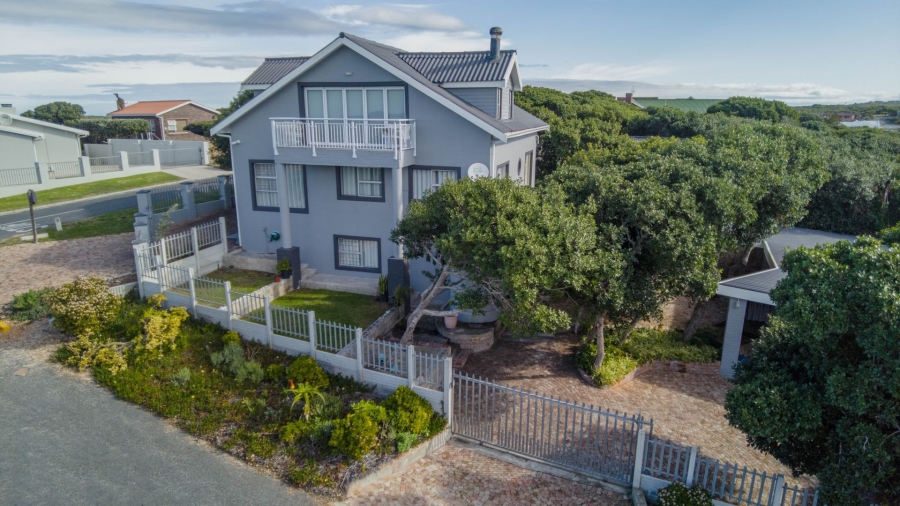5 Bedroom Property for Sale in Kleinbaai Western Cape